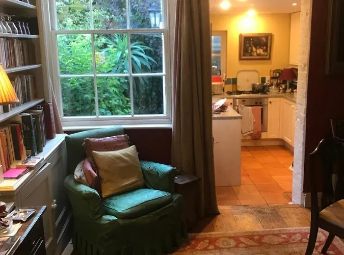 10 St James Villas